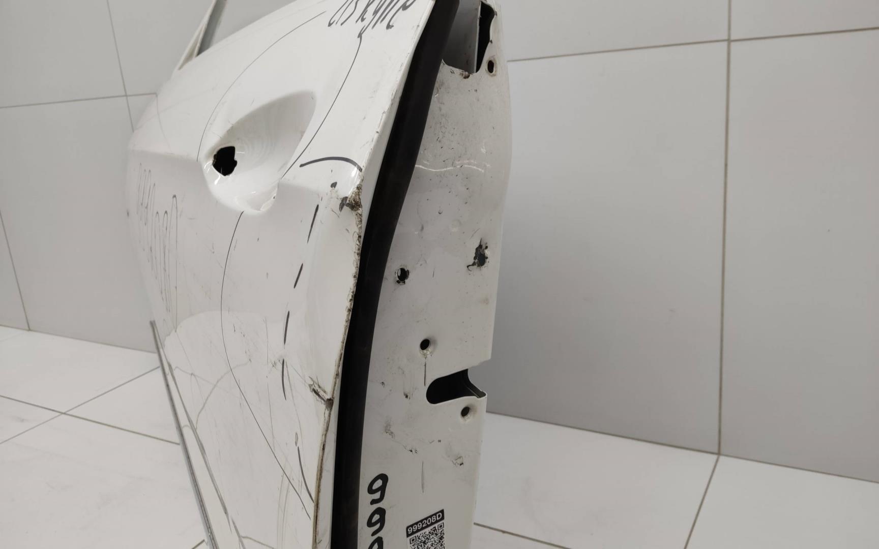 Дверь передняя левая