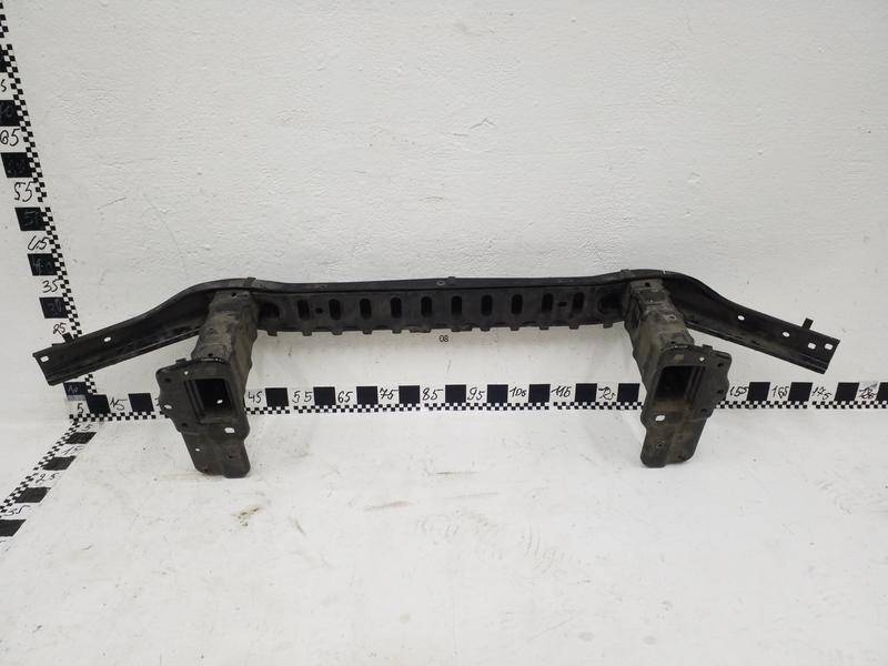 Усилитель переднего бампера