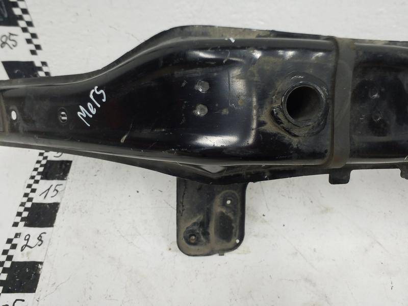 Усилитель переднего бампера