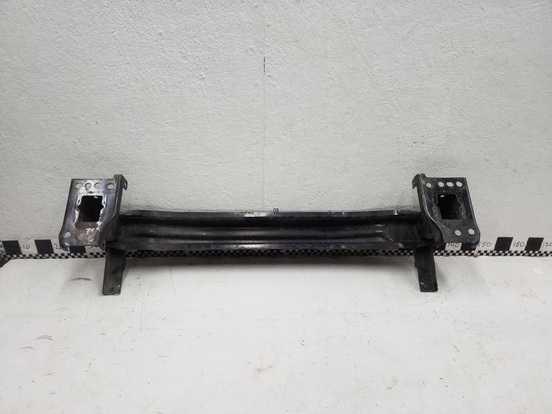 Усилитель переднего бампера