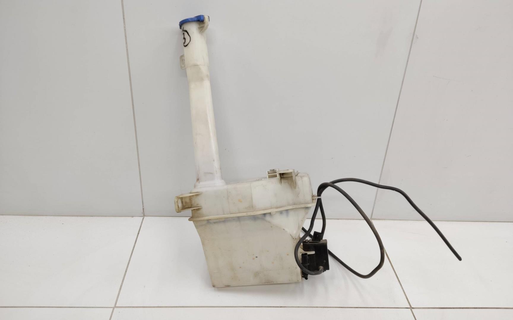 Бачок омывателя лобового стекла