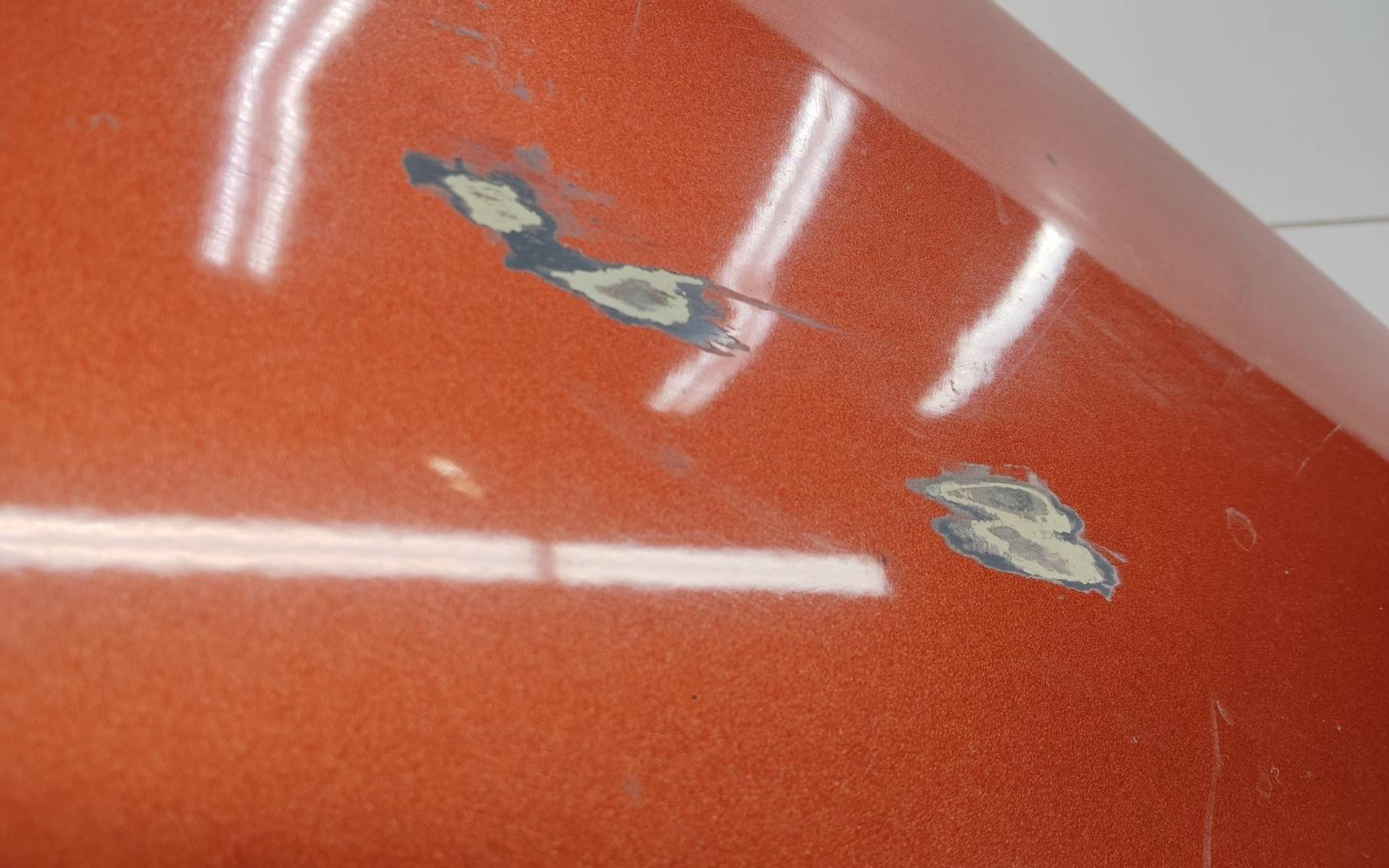 Крыло переднее правое