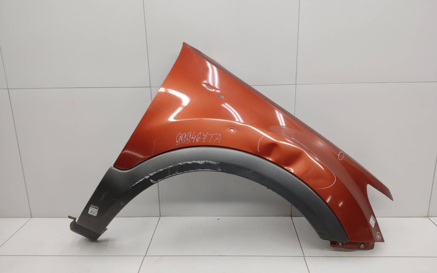 Крыло переднее правое