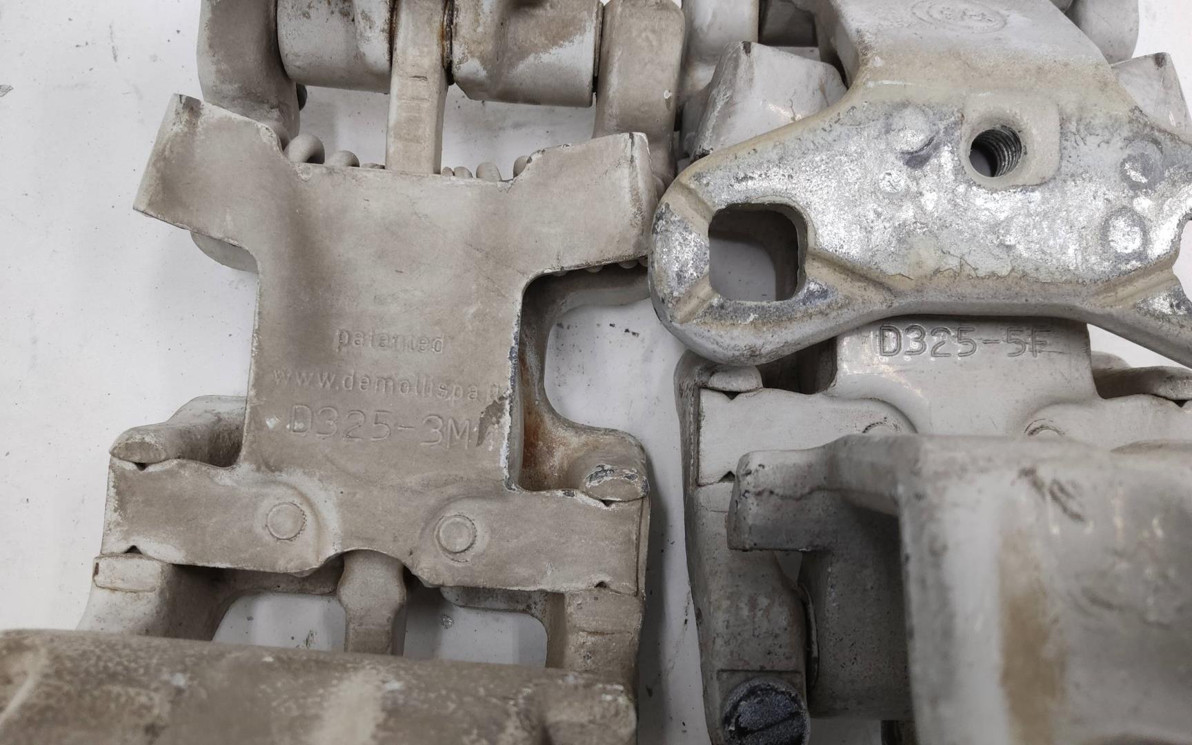 Петля двери задней