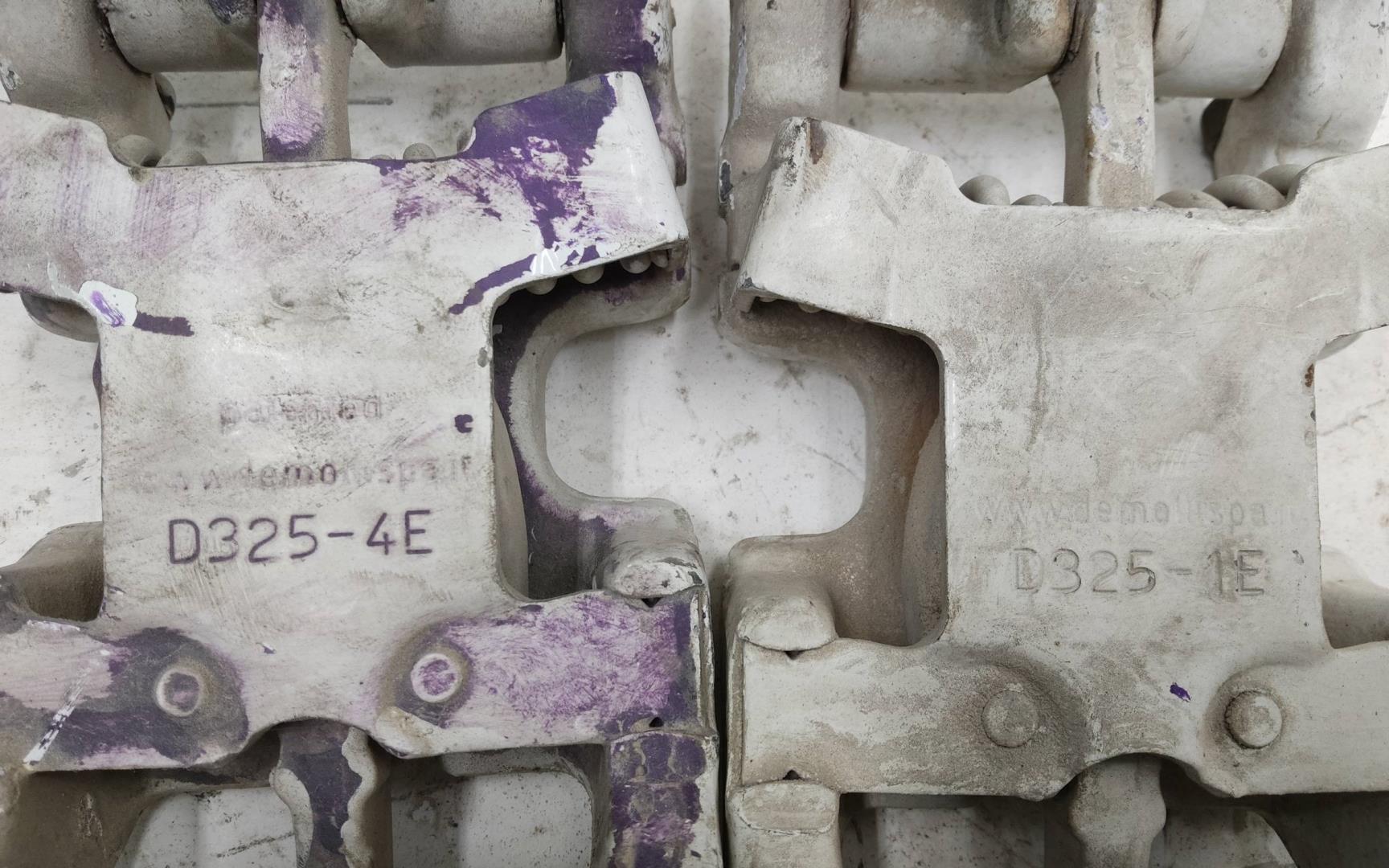 Петля двери задней