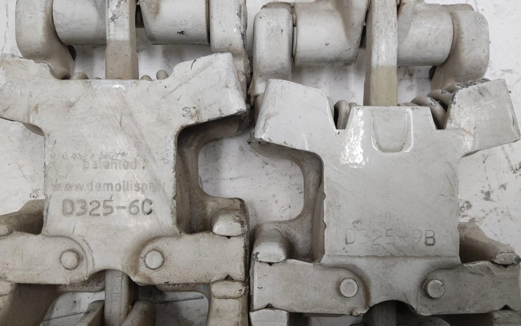 Петля двери задней