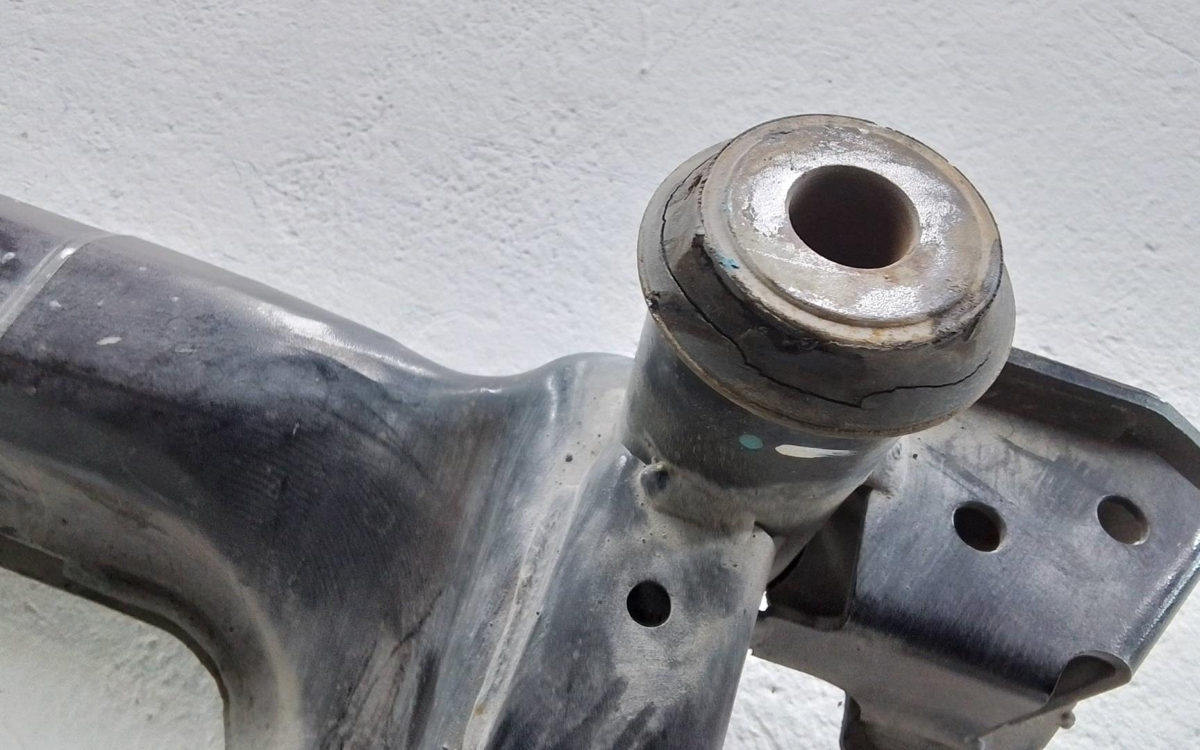 Балка подмоторная