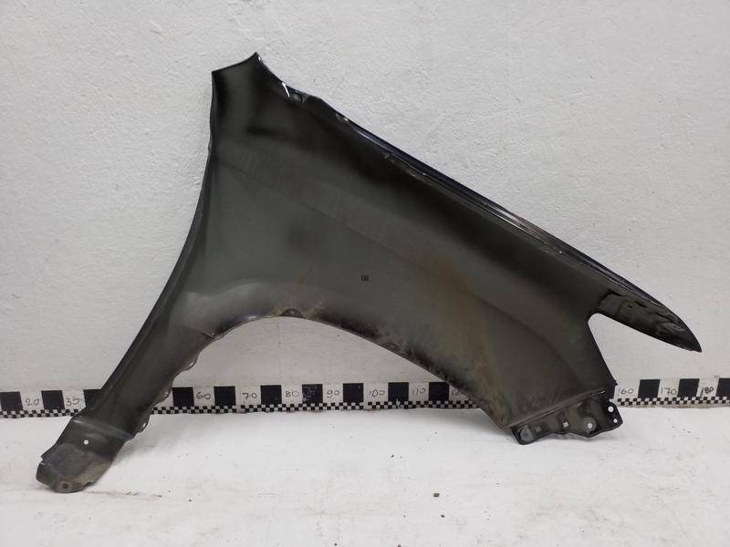 Крыло переднее левое