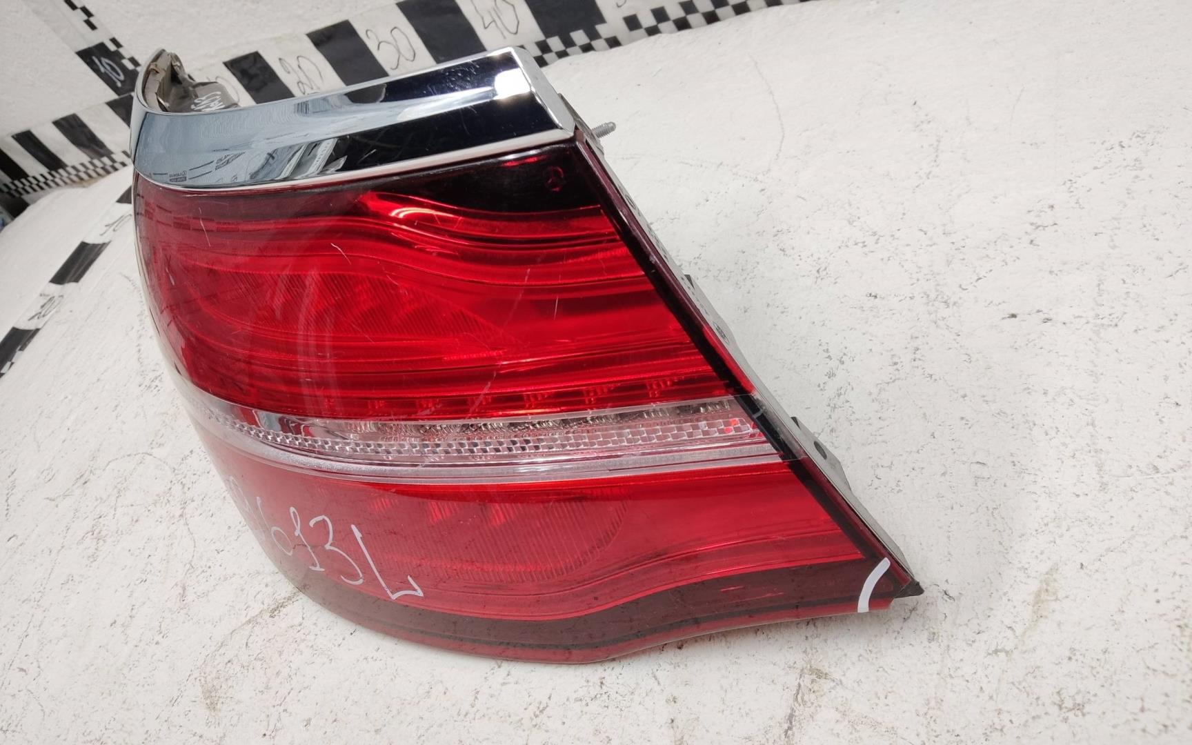 Фонарь задний наружный левый