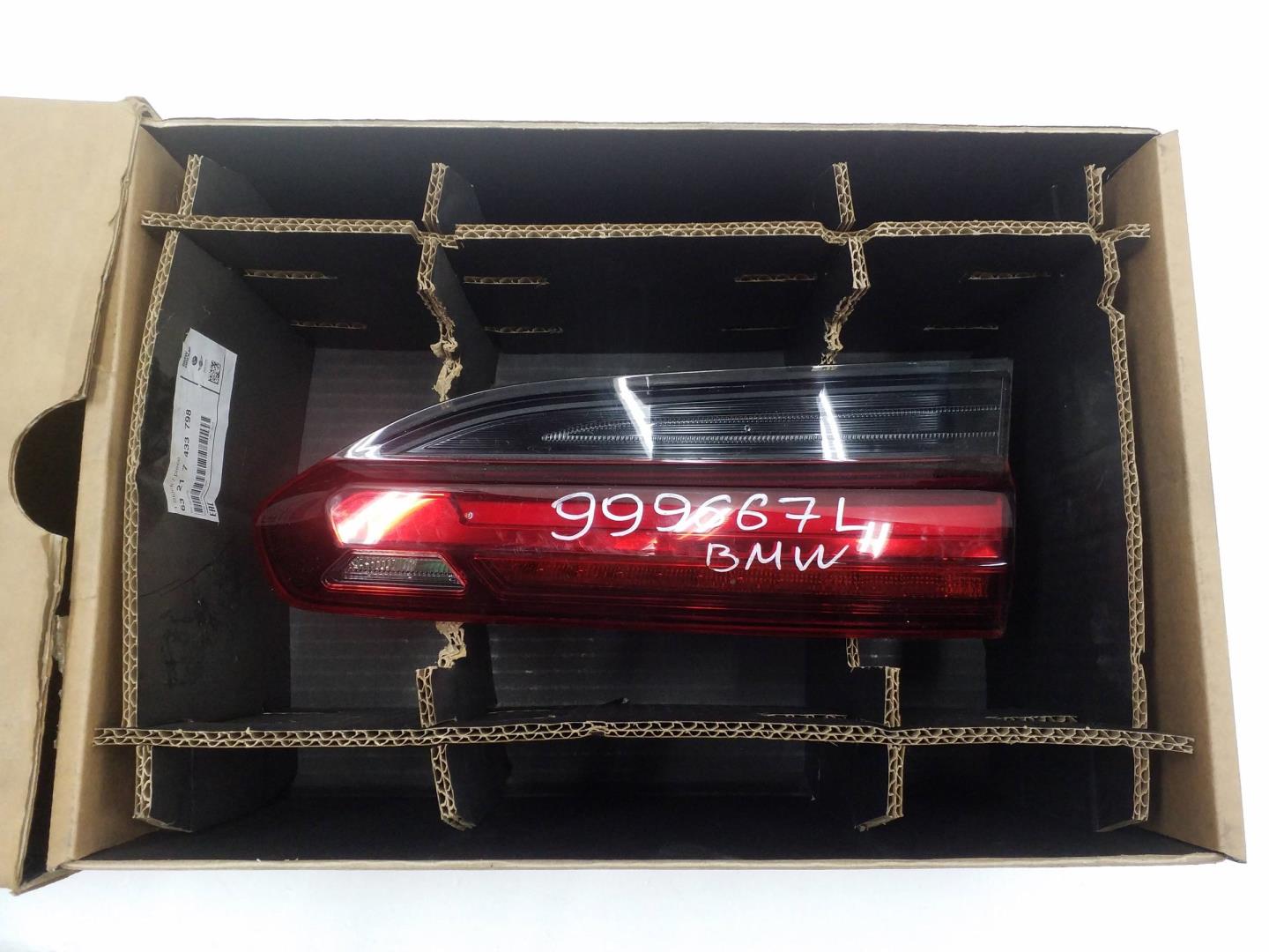 Фонарь задний внутренний правый