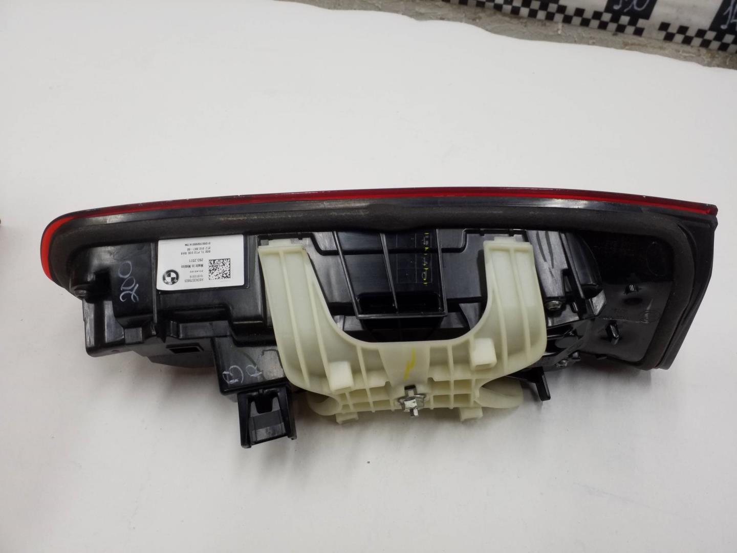 Фонарь задний внутренний правый