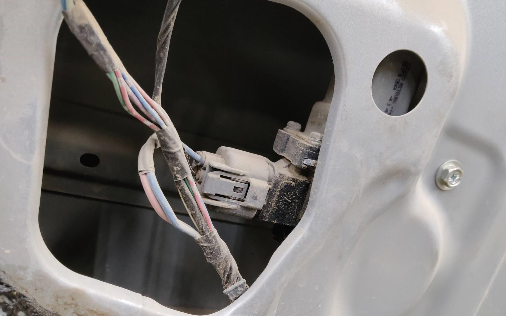 Дверь передняя правая