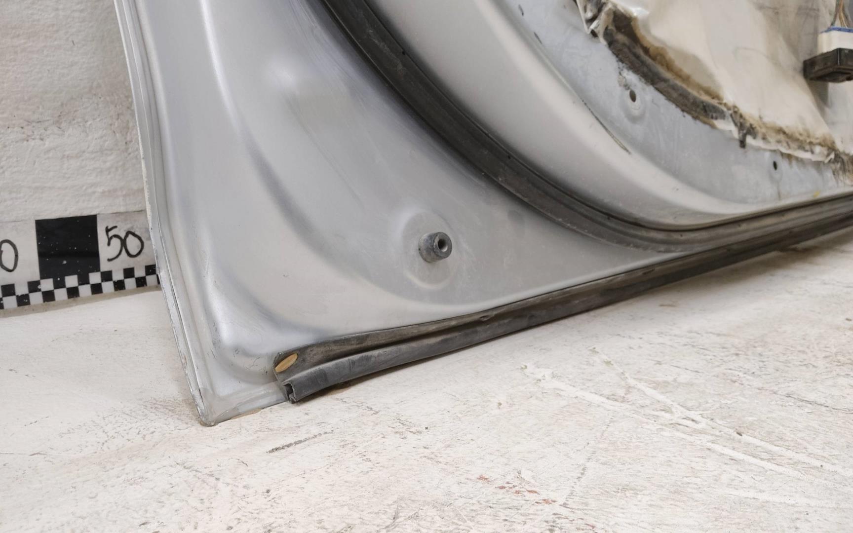 Дверь передняя левая