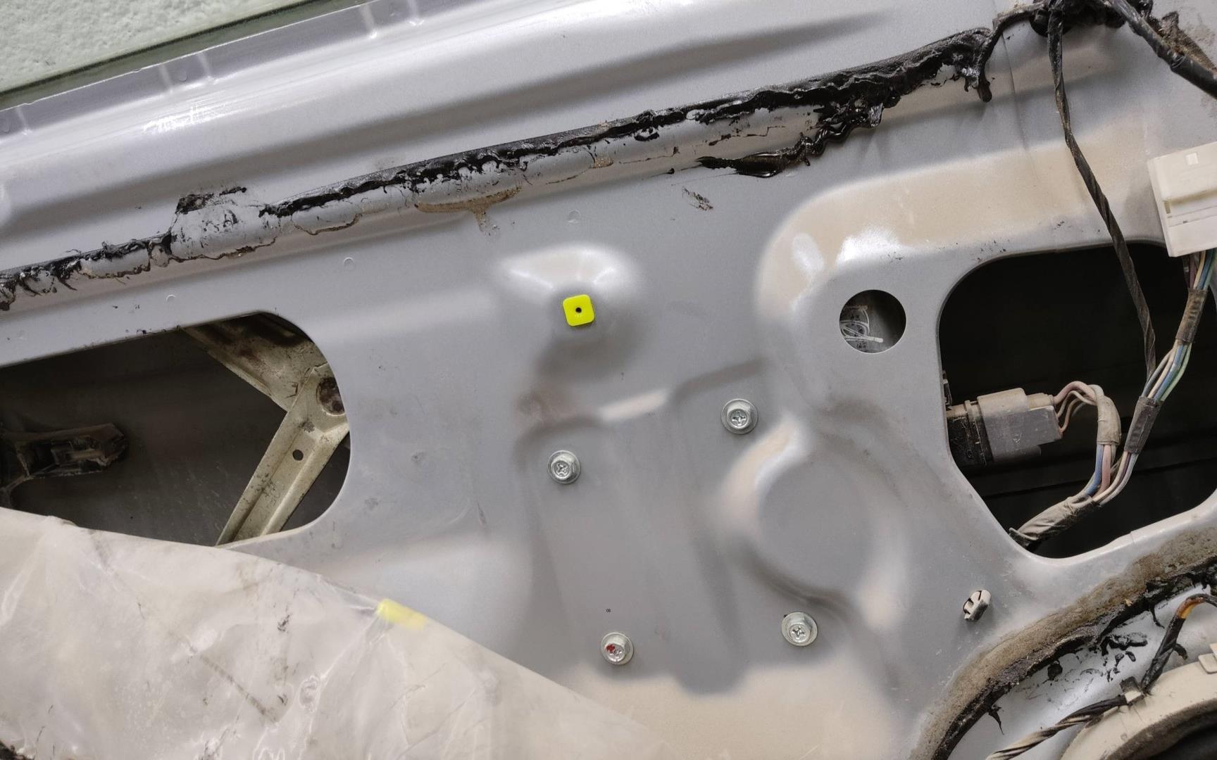 Дверь передняя левая