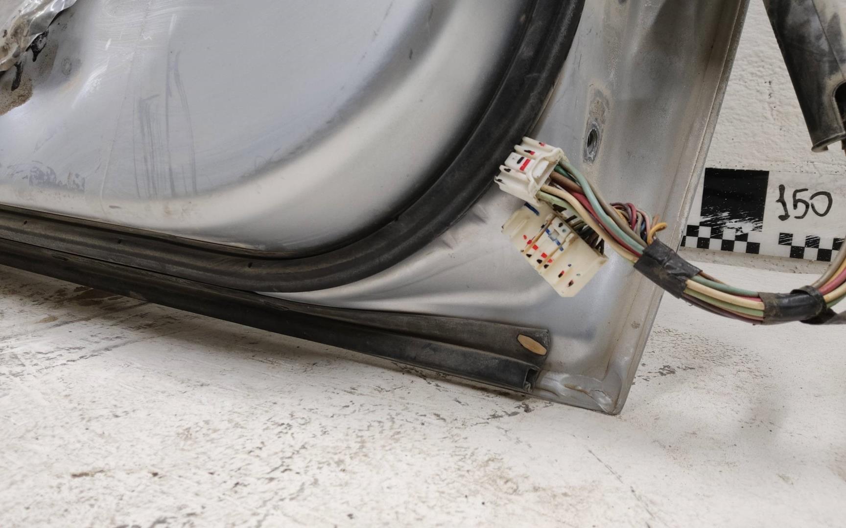 Дверь передняя левая