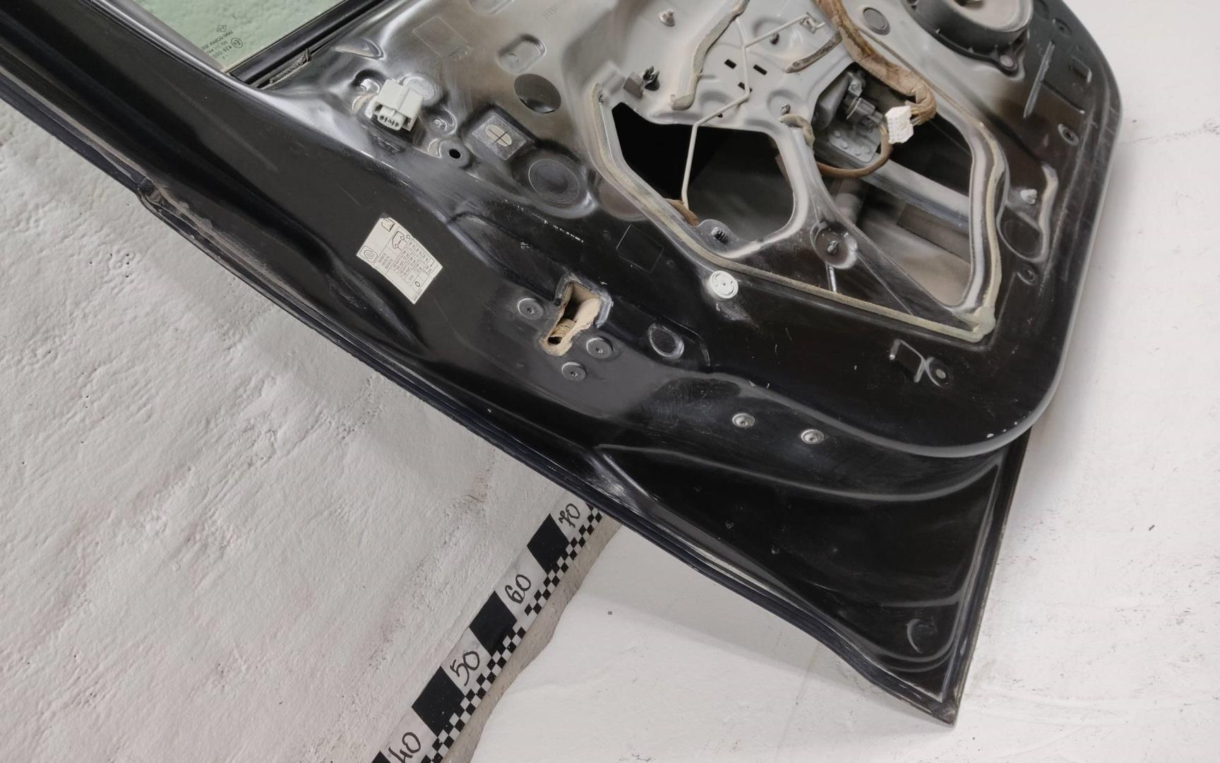 Дверь передняя левая