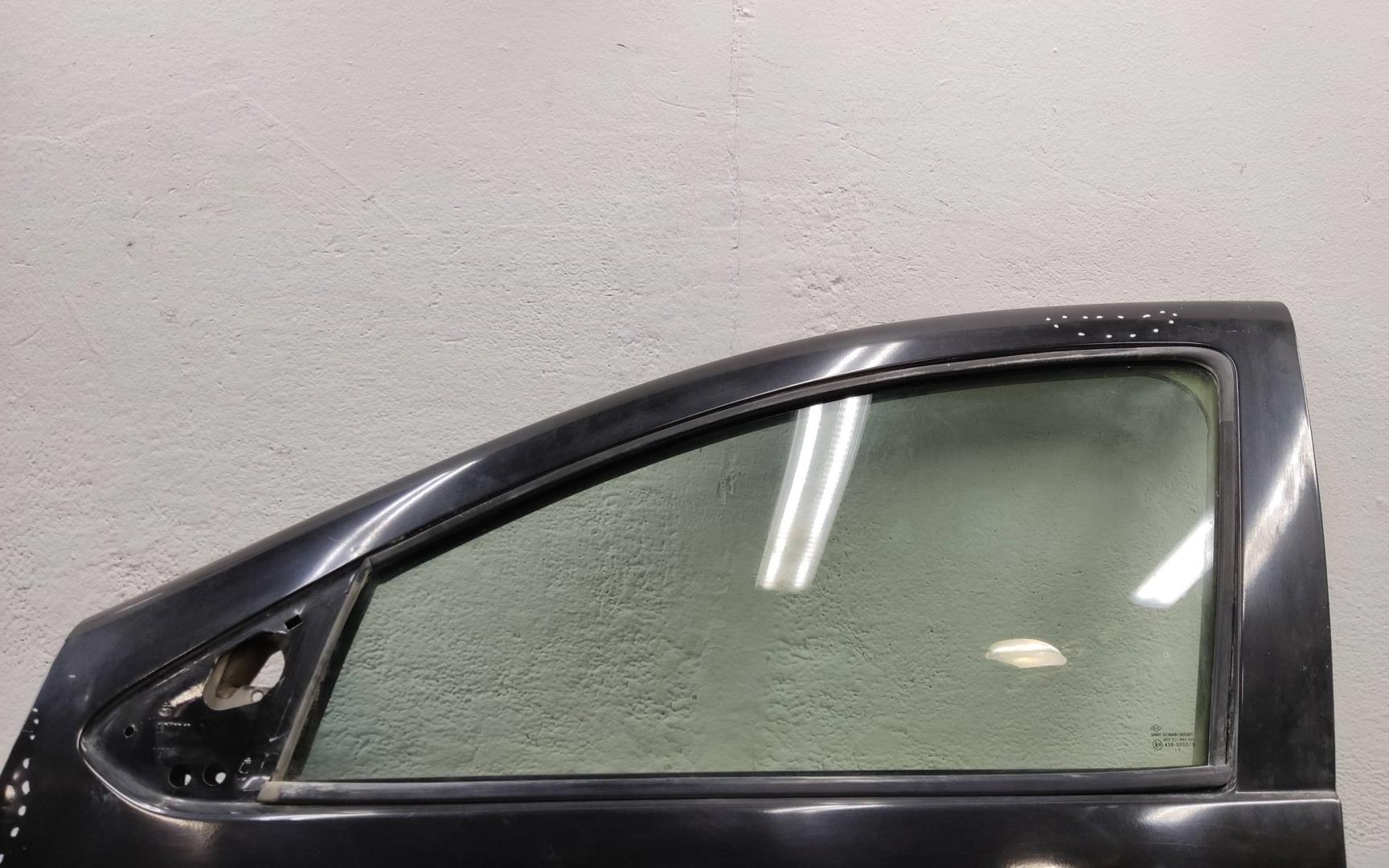 Дверь передняя левая