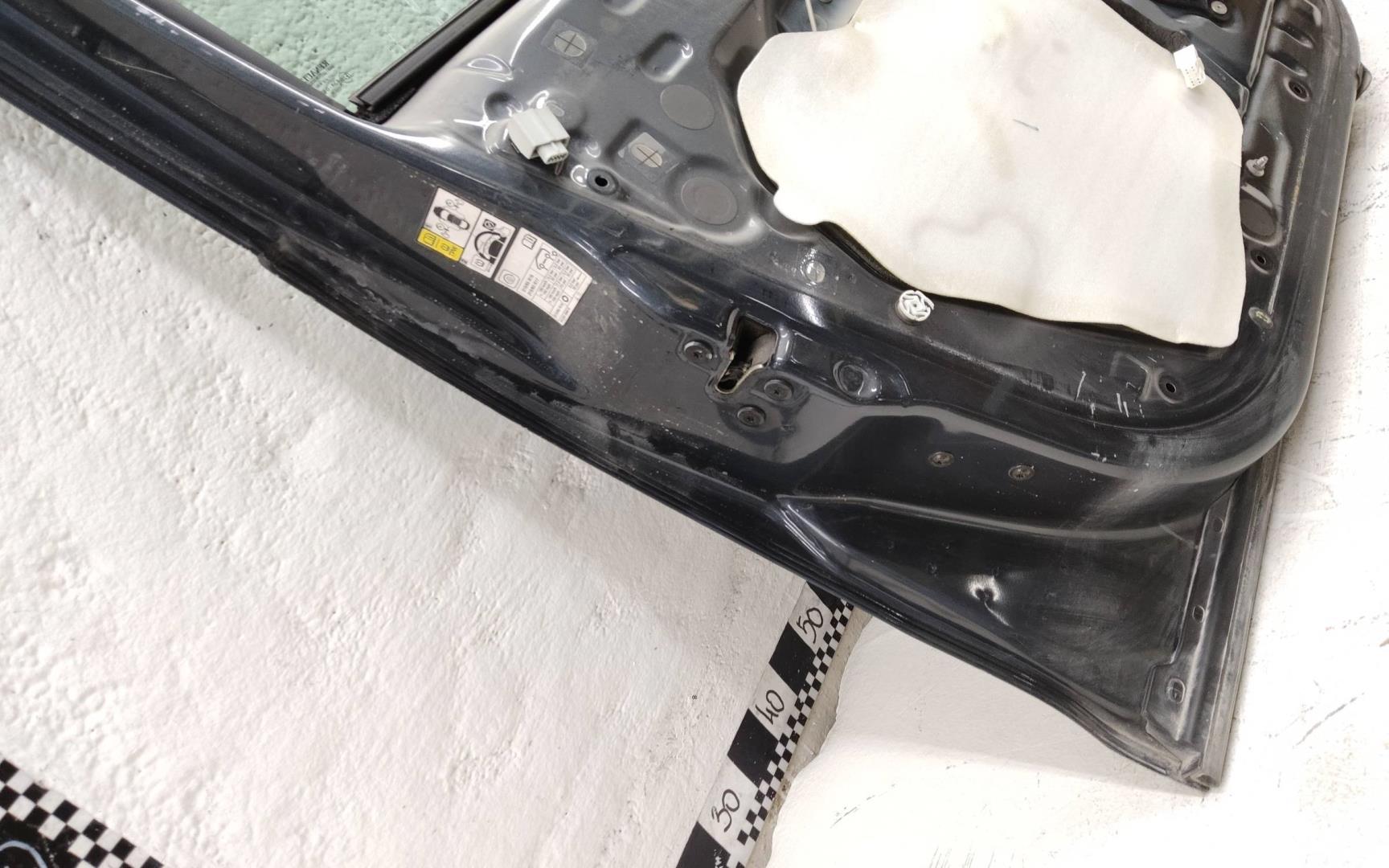 Дверь передняя левая