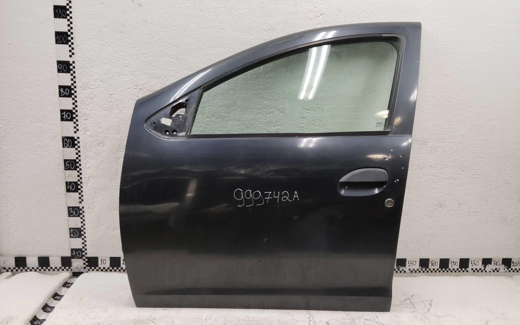 Дверь передняя левая