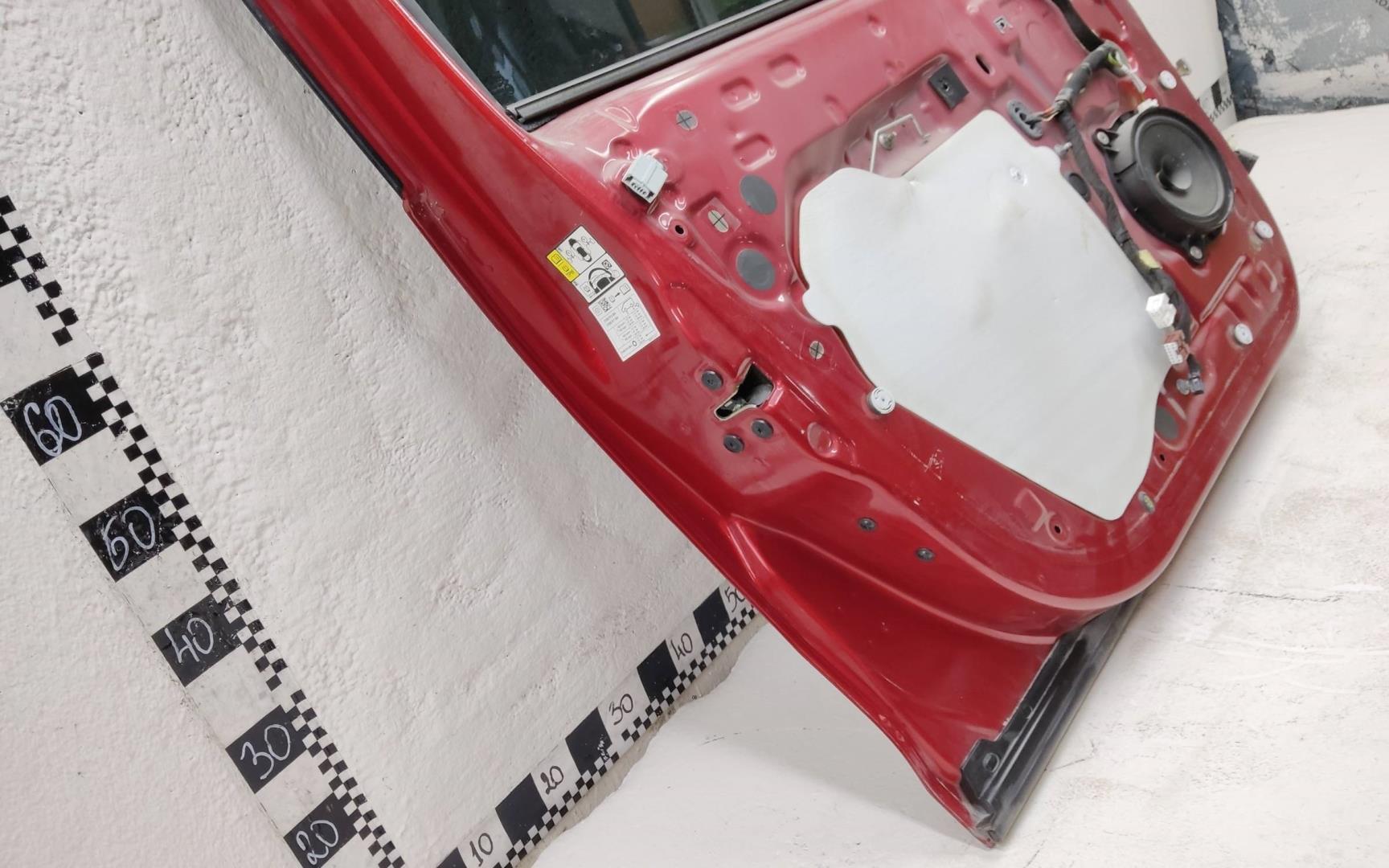 Дверь передняя левая