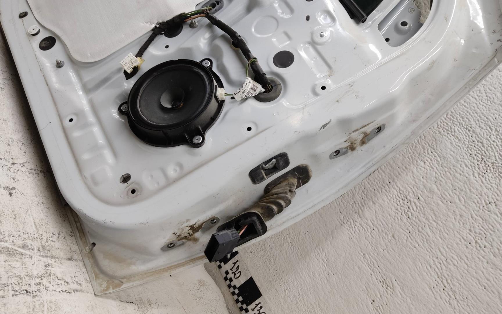 Дверь передняя левая