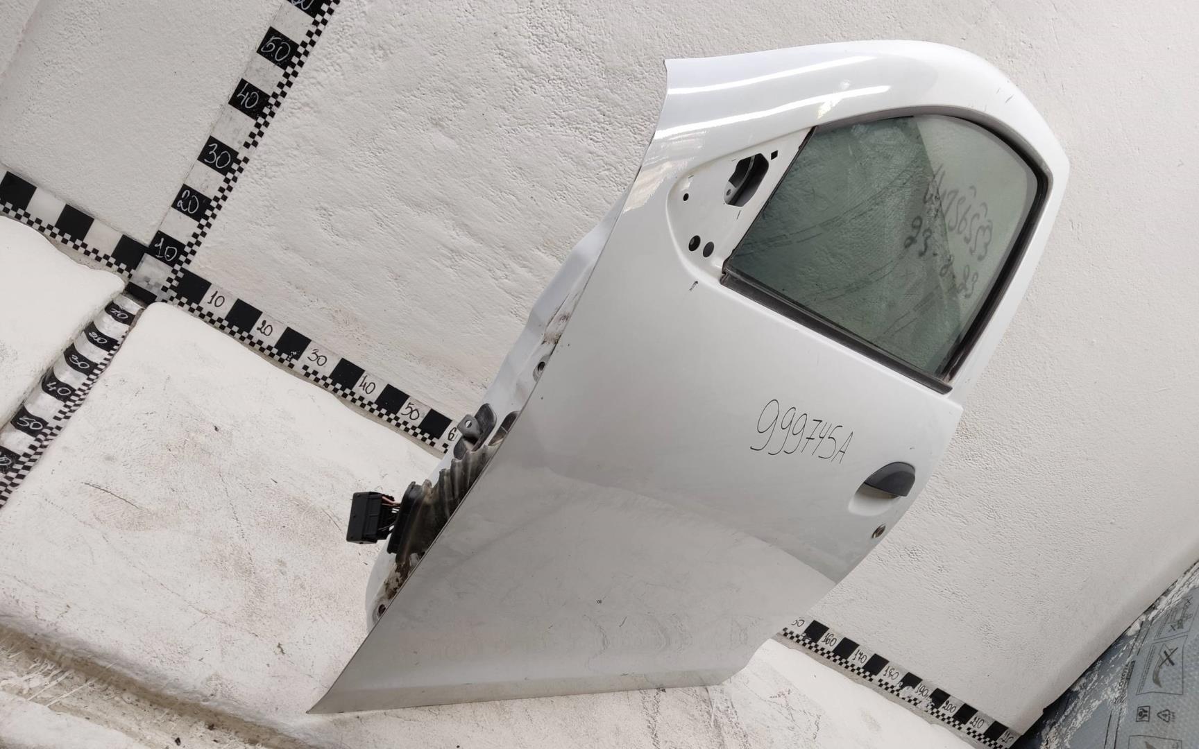 Дверь передняя левая