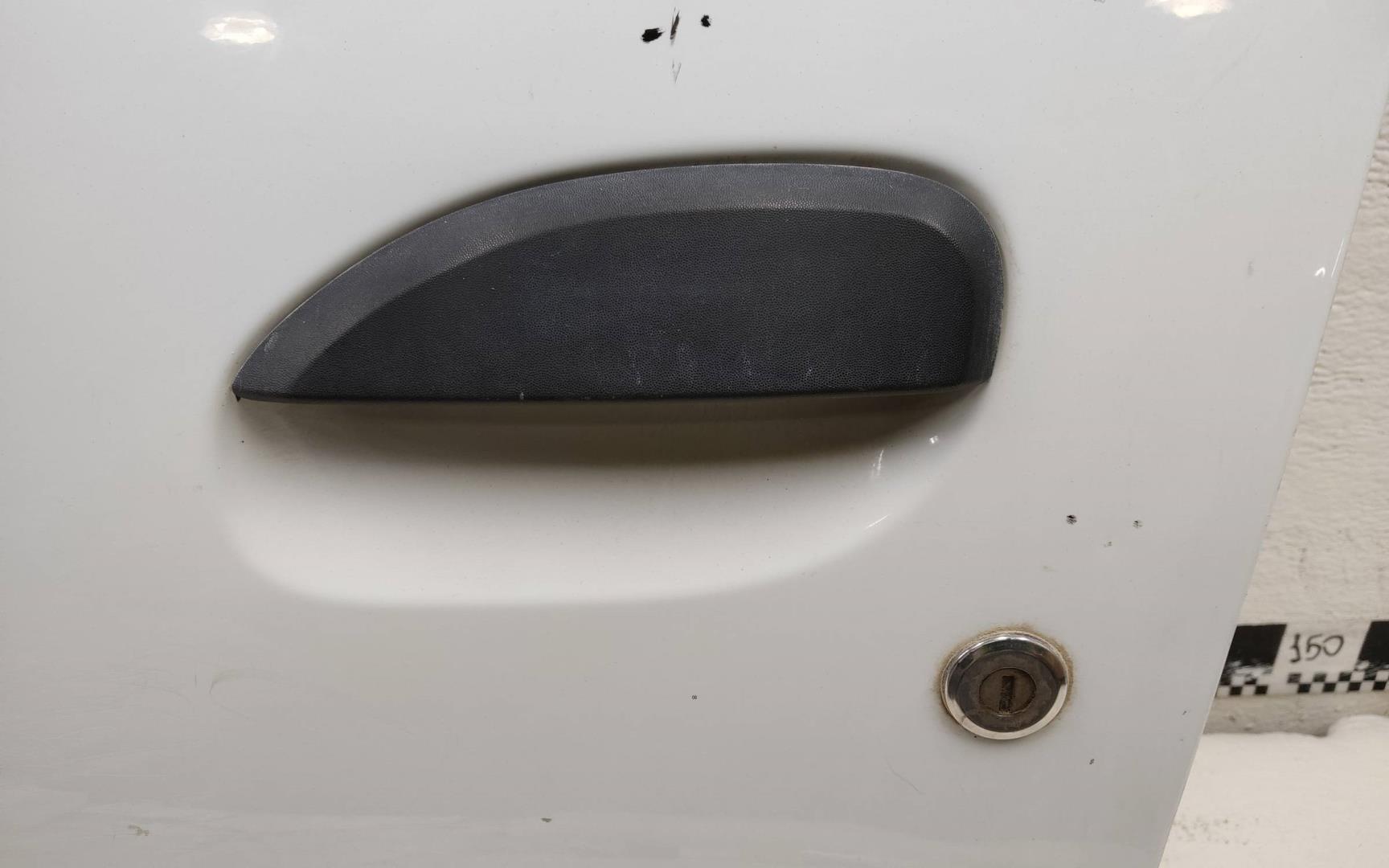 Дверь передняя левая