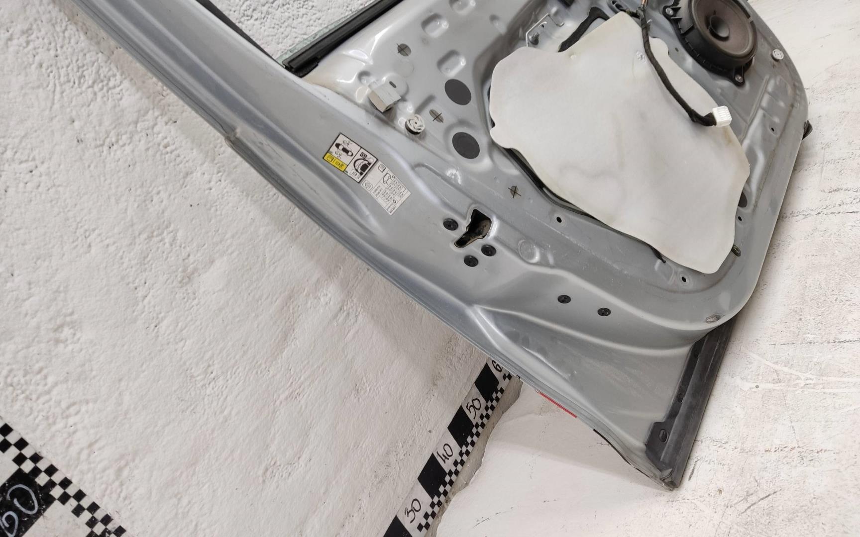 Дверь передняя левая