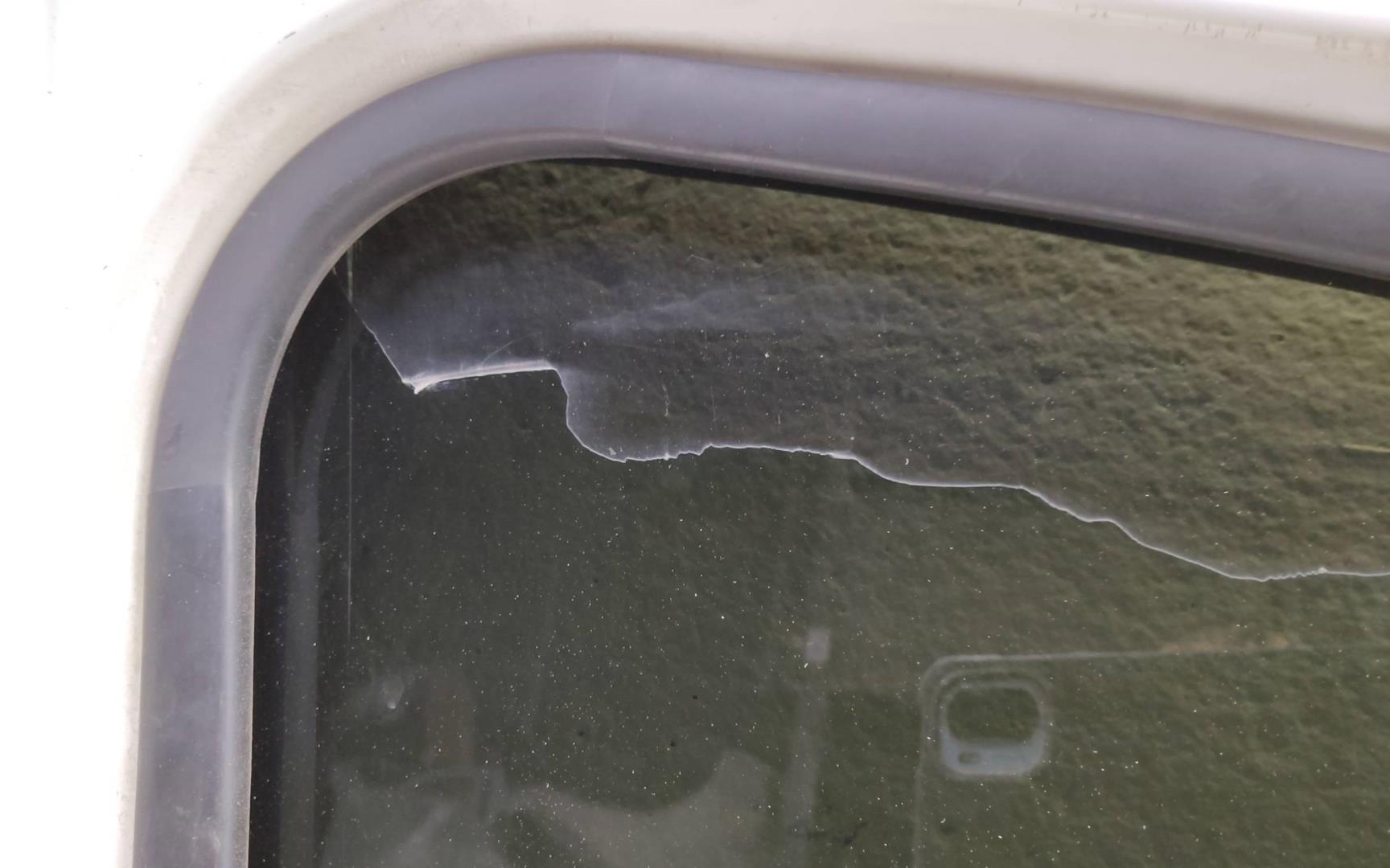 Дверь передняя левая