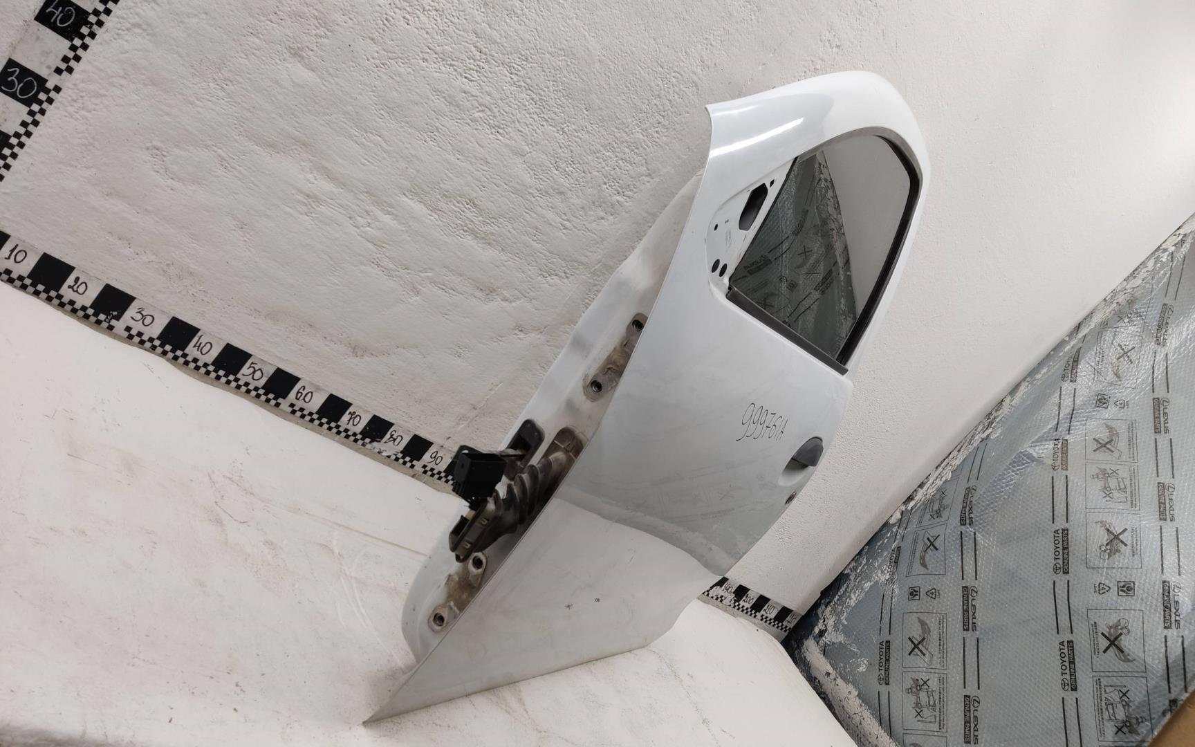 Дверь передняя левая