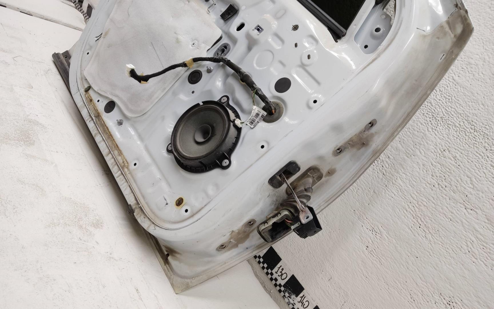 Дверь передняя левая