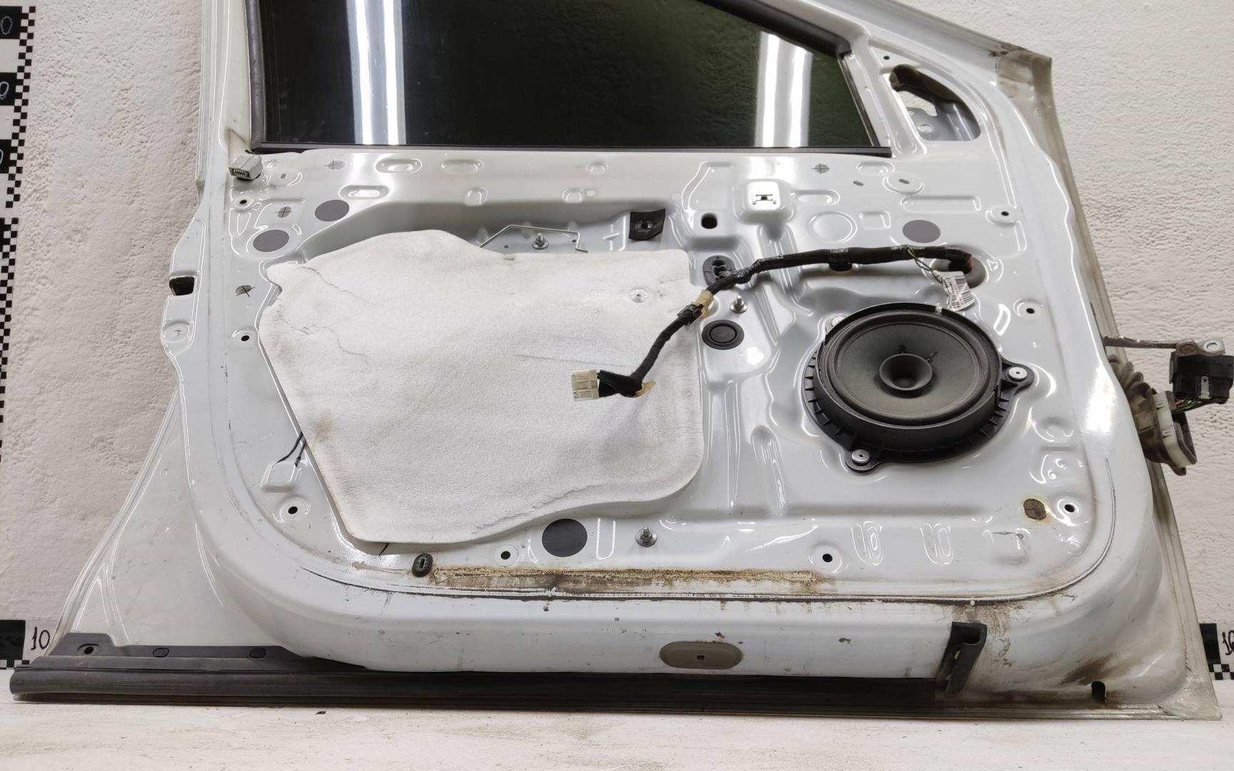 Дверь передняя левая