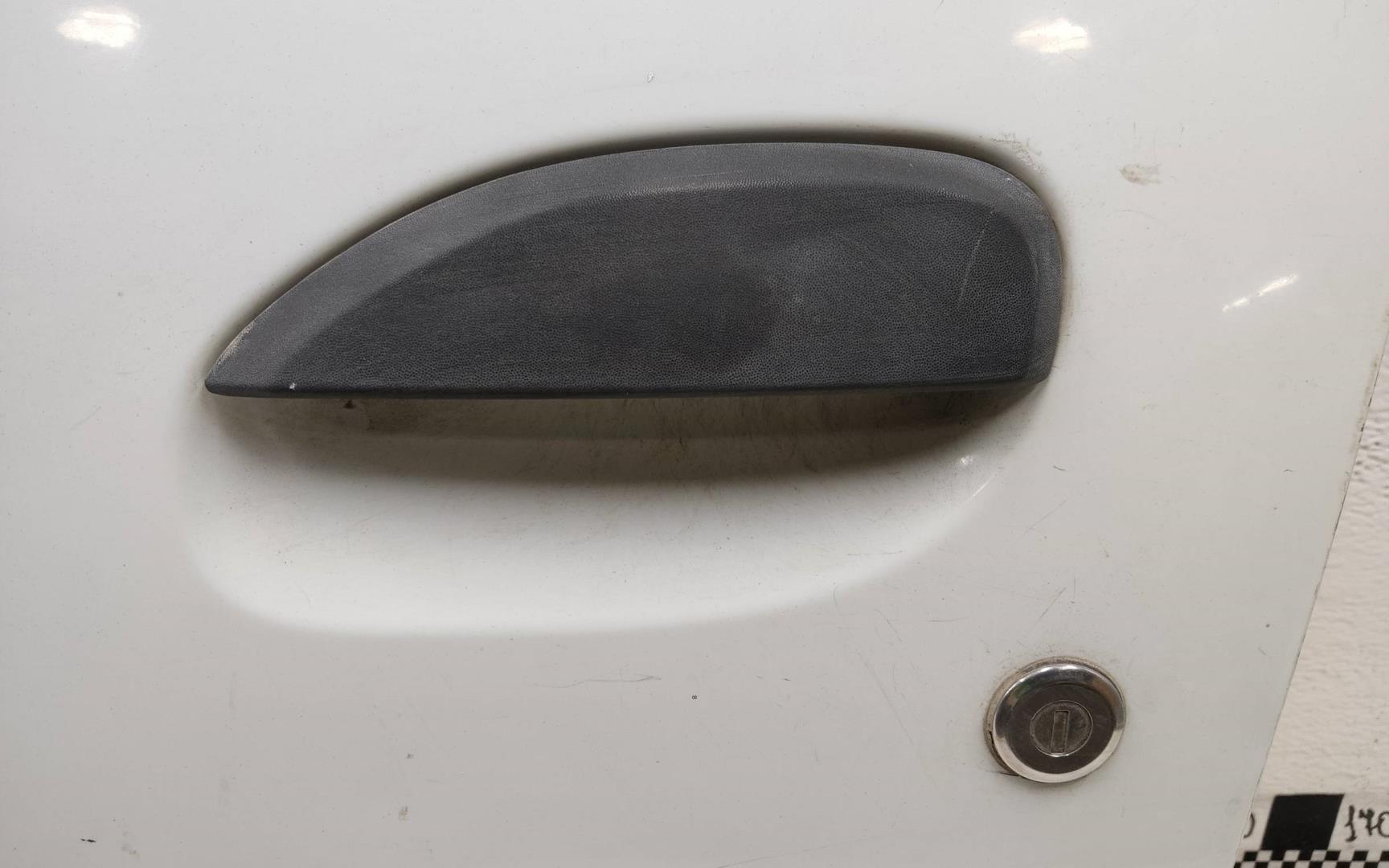 Дверь передняя левая