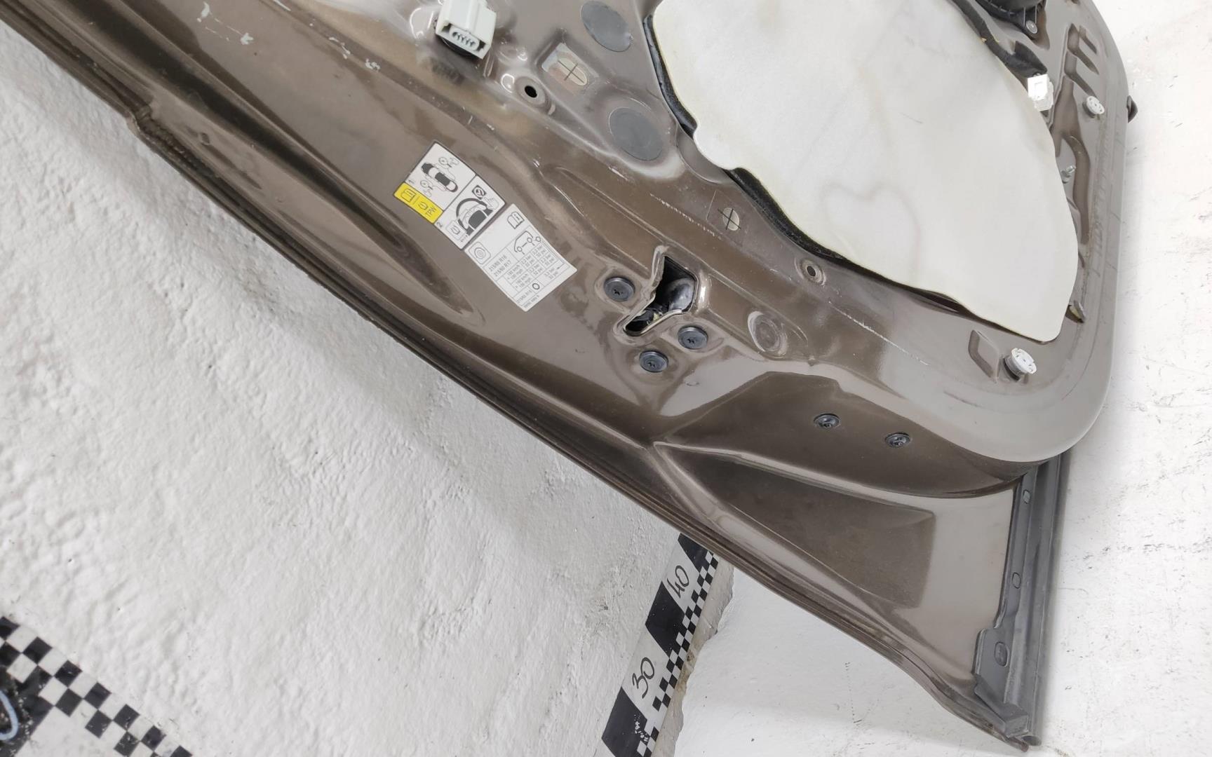 Дверь передняя левая