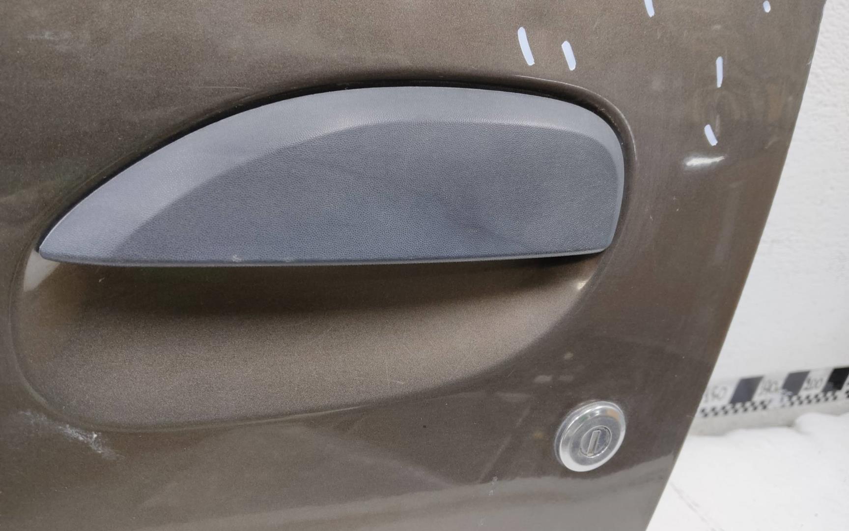 Дверь передняя левая