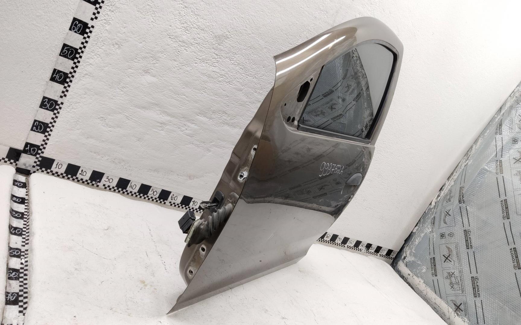 Дверь передняя левая