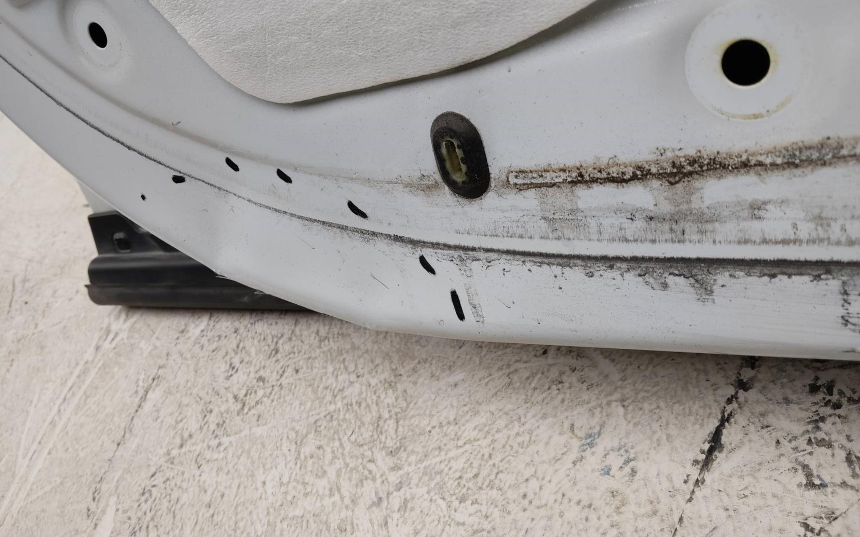 Дверь передняя левая