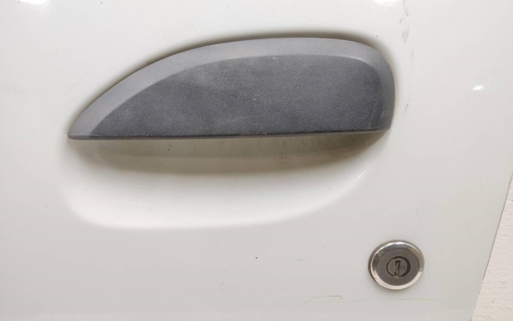 Дверь передняя левая