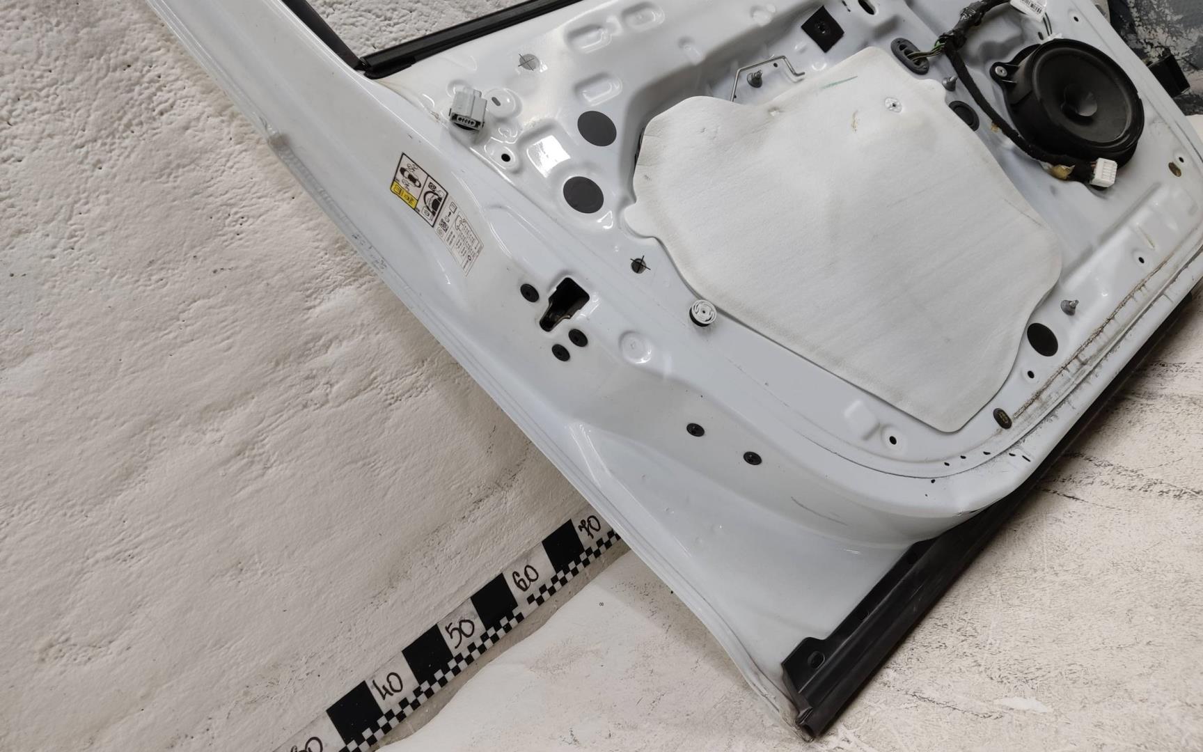 Дверь передняя левая