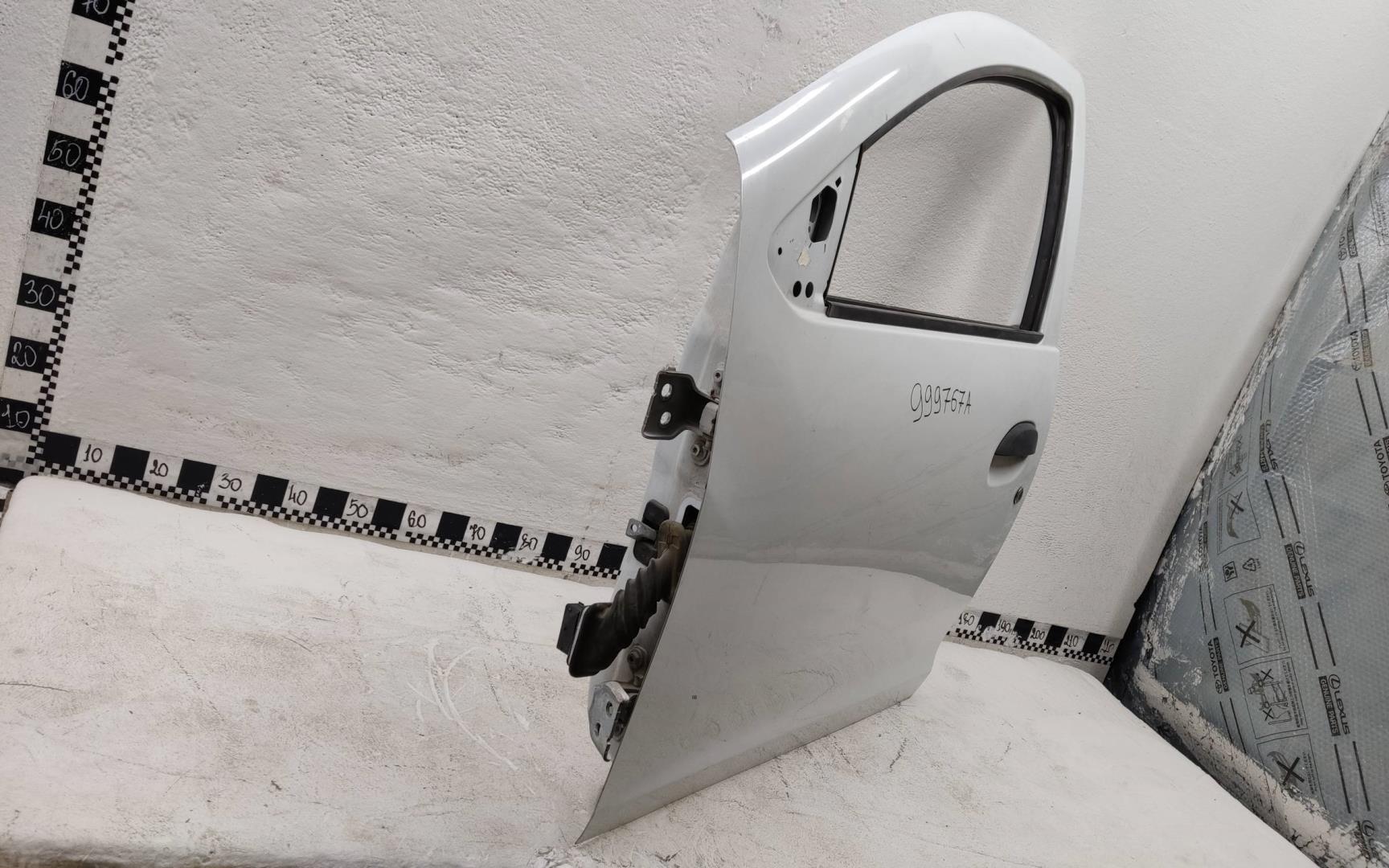 Дверь передняя левая