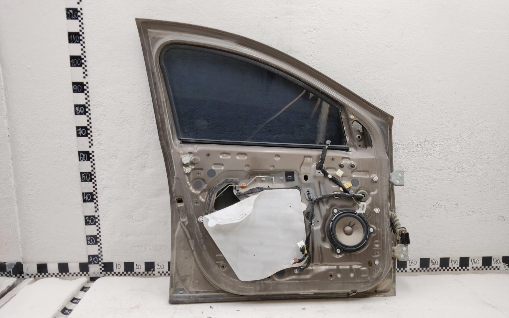 Дверь передняя левая