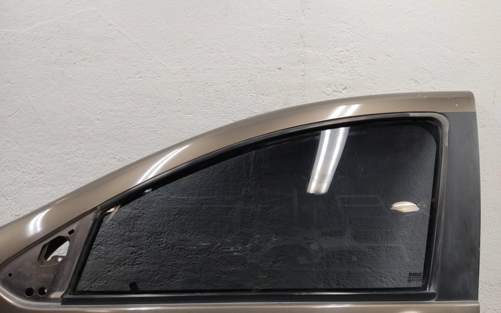 Дверь передняя левая