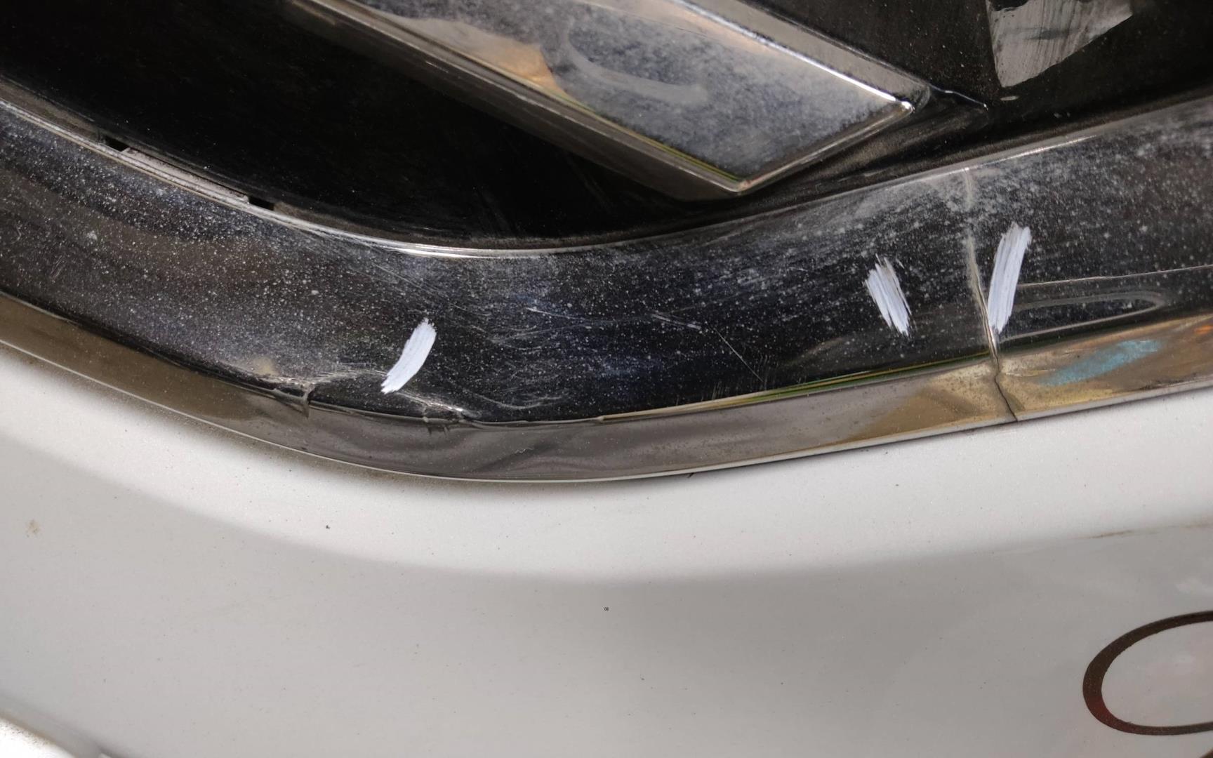 Бампер передний