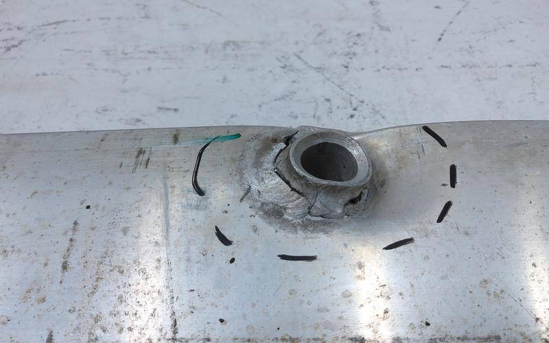 Усилитель переднего бампера