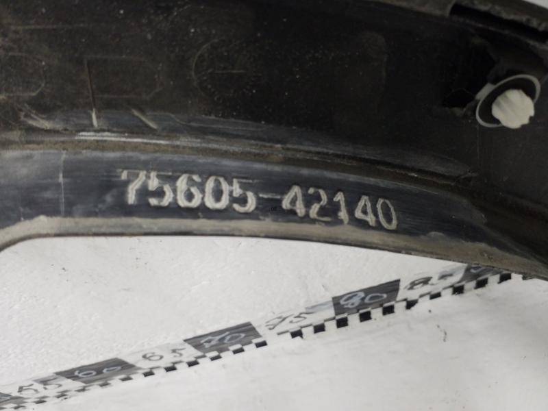 Накладка заднего крыла правого