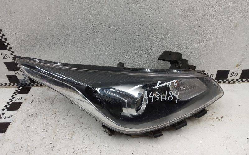 Фара правая