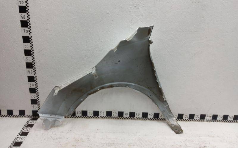 Крыло переднее правое