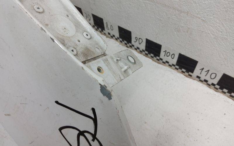 Крыло переднее правое