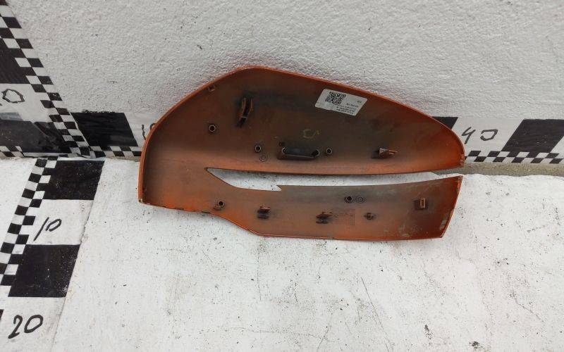 Накладка зеркала правого