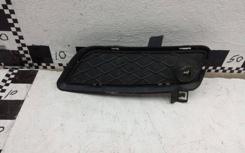 Решетка в бампер правая